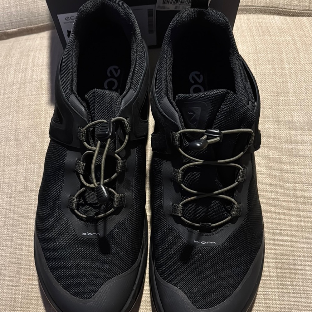 Mens ECCO BIOM 2GO Leather Walking Shoes 
(NEVER WORN)